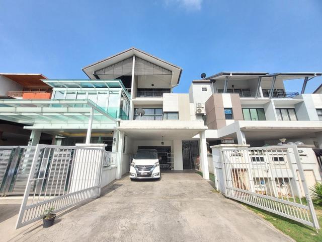 25 Storey Terrace Frangipani Cahaya Alam Seksyen U12 Shah Alam