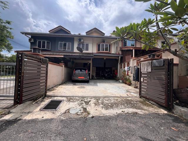 25 Storeys Terrace House Taman Equine Seri Kembangan