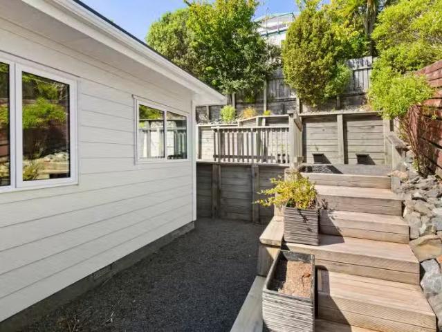 25A & 25B Wattle Grove, Maungaraki, Lower Hutt City