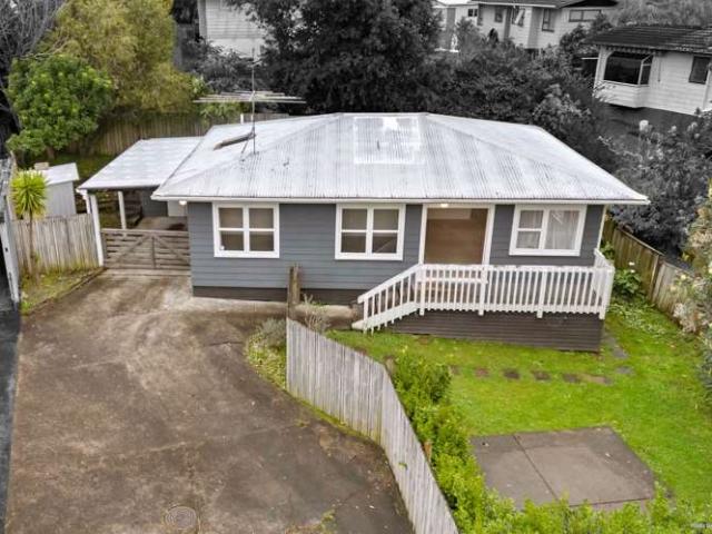 25A Hewlett Road, Massey, Waitakere City