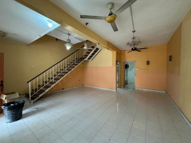 25Storey Terrace House Taman Desa Karunmas Bakalong