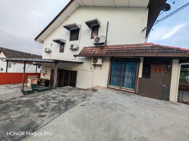 25Storey Corner House For Sale At Taman Rashna Klang