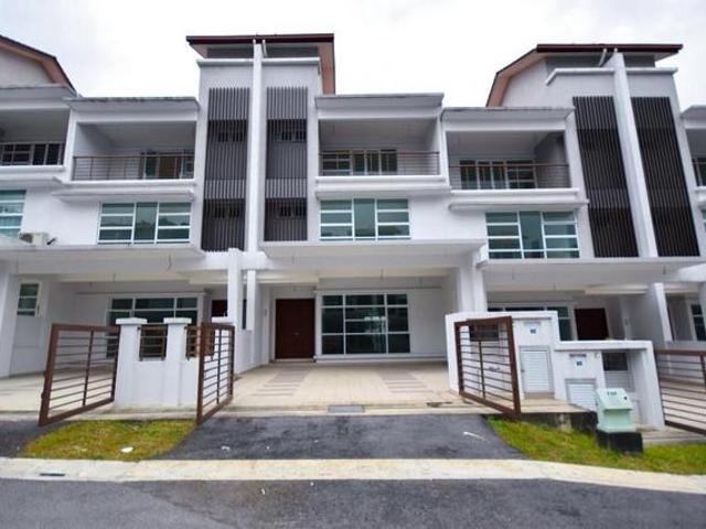 25sty house Putra Residensi Taman Equine Seri Kembangan