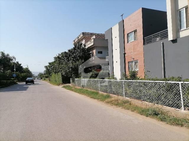 25x40 Corner Plot for Sale in G 14/2 Islamabad | Ready to Build