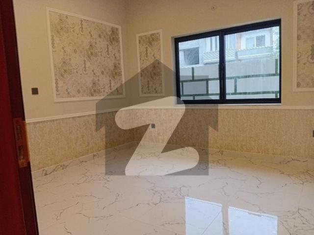 25x40 margalla/park facing brand new house for sale d 12/4