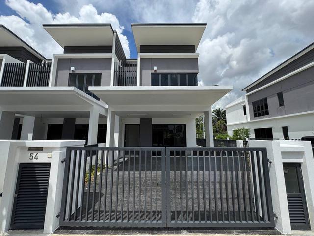 25X70 4R4B End Lot 2 Storey Lena Residence Alam Impian Shah Alam