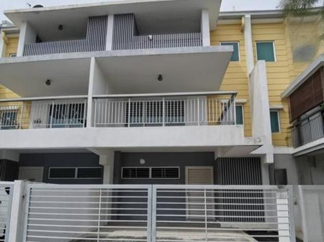 25x75FLoan3 Sty Superlink Taman Nadayu 92 Kajang