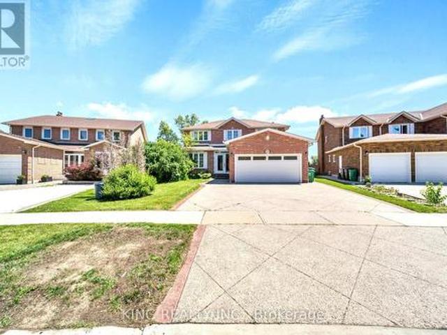 2606 Ambercroft Trail, Mississauga, ON, L5M 4K3 house for sale | Listing ID W13502 | Royal LePage