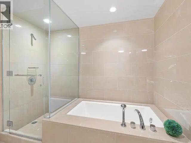 2601 1111 ALBERNI ST