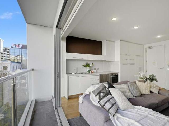 2/602 Beach Road, Auckland Central, Auckland City