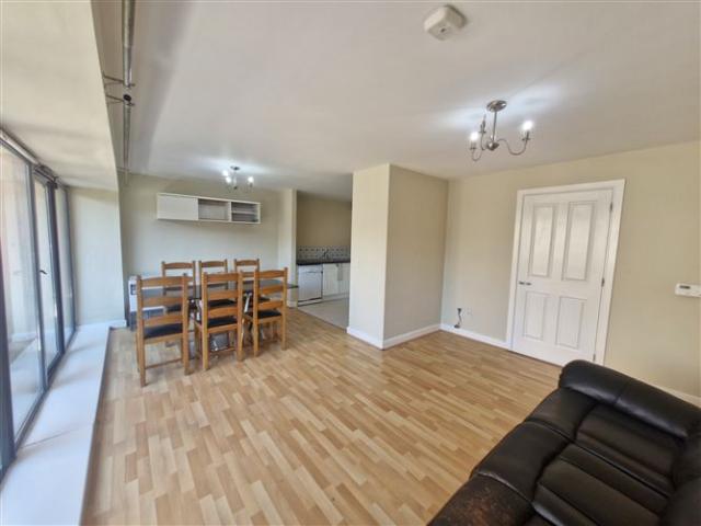 260,000 | 14 Rosse Court Heights, Lucan, County Dublin REA McGee 5001 MyHome. Ie Residential