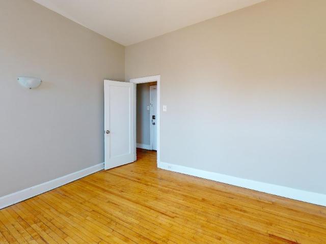 260 1/2 Dalhousie Avenue 3 Bedroom Apartment for Rent at 260 Dalhousie St, Ottawa, ON K1N 7E4 Byward Market