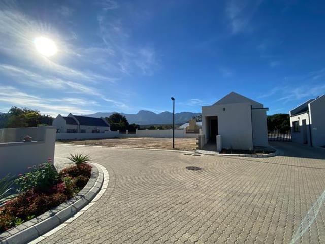 260 m² Land available in Robertson