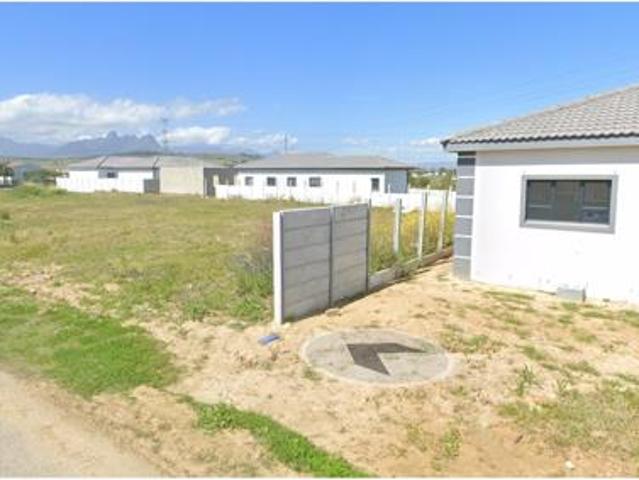 260 m² Land available in Stratford Green