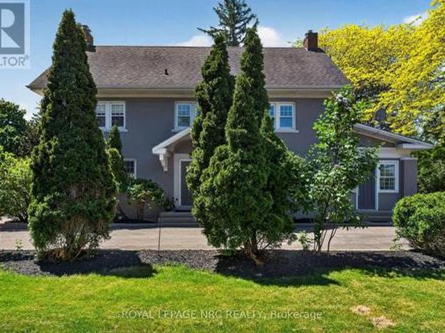 260 Main Street E, Grimsby East, ON, L3M 1P8 Luxury House for sale | Listing ID X13696 | Royal LePage Carriage Trade Luxury Properties