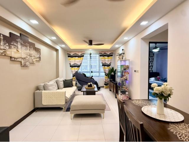 260C Punggol Way HDB Apartment For Sale, $668,000, 3 Bed 2 Bath 1,001 sqft $667.00 psf