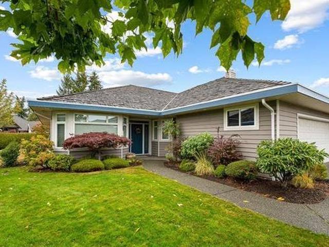 2613399 Crown Isle Drive Courtenay BC Townhouse For Sale REW