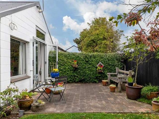 2/61 Caledonian Road, Saint Albans, Christchurch City