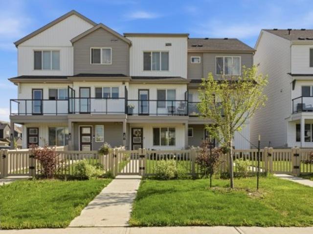 261 Marquis Boulevard, Edmonton, AB, T5Y 6E4 house for sale | Listing ID E4497 | Royal LePage