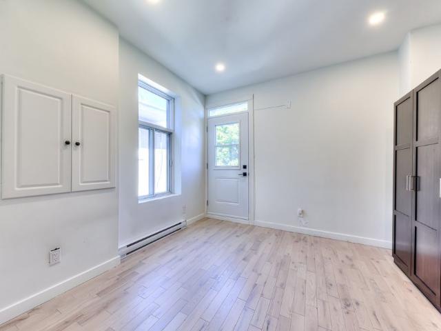 261 Rue du Square Sir George Étienne Cartier