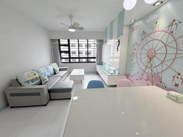 261C Punggol Way HDB Apartment For Sale, $725,000, 3 Bed 2 Bath 1,001 sqft $724.00 psf