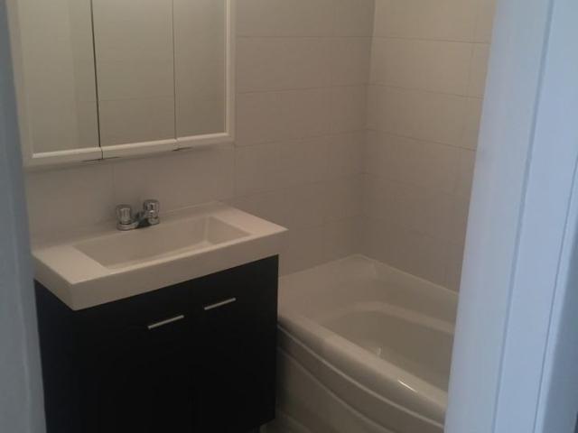 2625 Avenue de Kent 1 Bedroom Apartment for Rent at 2625 Av De Kent, Montréal, QC H3S 1M8 Parc Kent