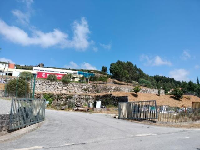 2625m2 de Armazém dividido por 3 espaços com 11000m2 de terreno