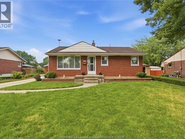 2631 Askin Avenue, Windsor, ON, N9E 3H8 house for sale | Listing ID 26017 | Royal LePage