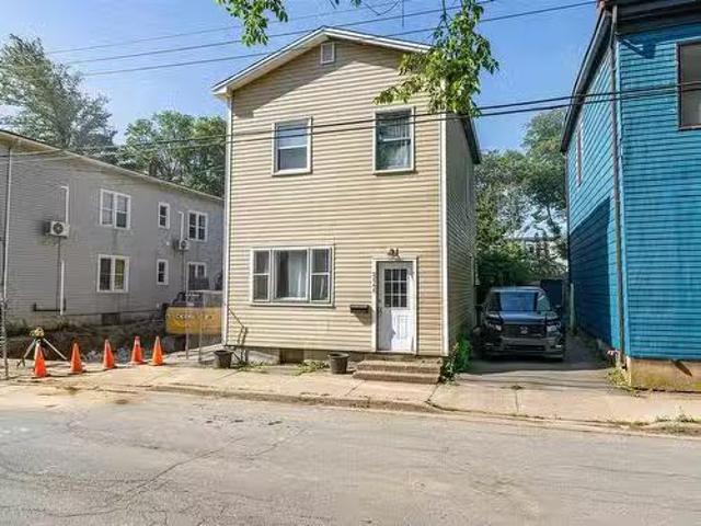 2646 Belle Aire Terrace, Halifax, NS, B3K 3W8 house for sale.