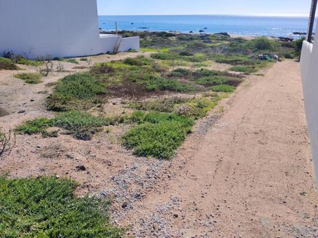 264 m² Land available in St Helena Views