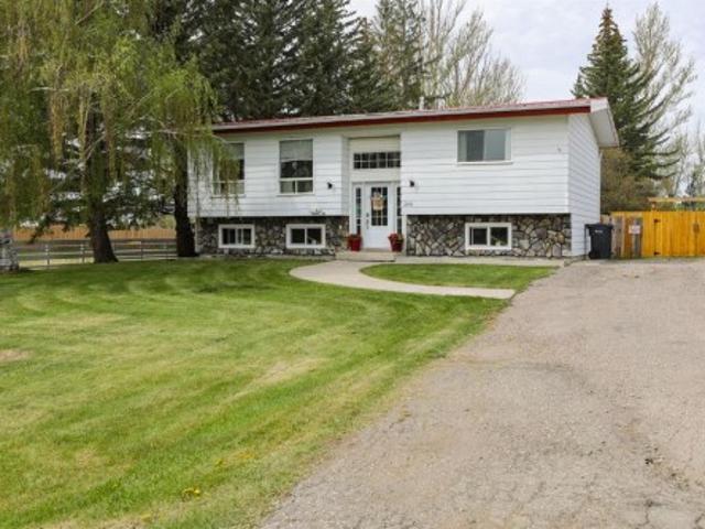 264 S 3 Street West, Magrath, AB, T0K 1J0 house for sale | Listing ID A2309 | Royal LePage