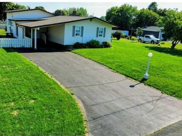 264 Rue Allard St, Caraquet, NB, E1W 1A6 house for sale | Listing ID NB146267 | Royal LePage