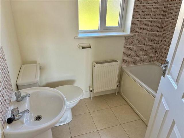 265,000 | 96 Town Court, Dungarvan, Waterford REA Spratt 5002 MyHome. Ie Residential