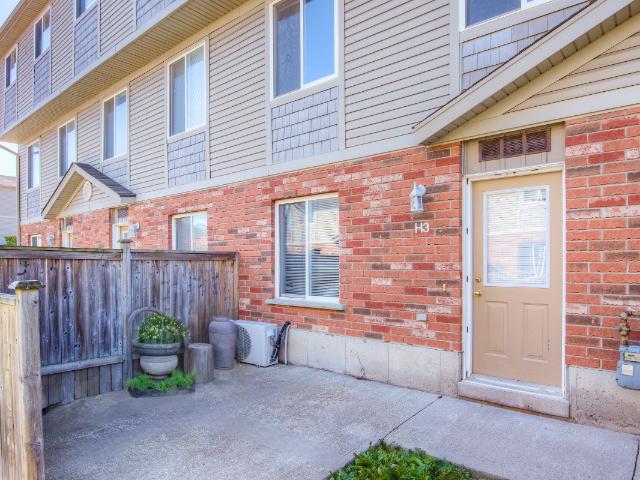 265 Lawrence Avenue Townhomes 1 Bedroom Apartment for Rent at 265 Lawrence Ave, Kitchener, ON N2M 5R1 Victoria Hills
