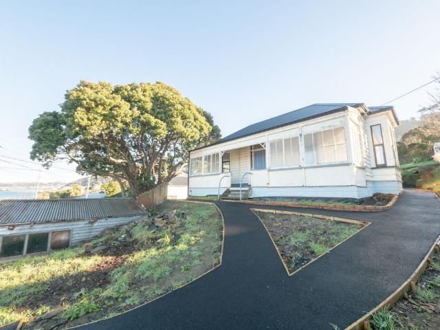 265 Ravensbourne Spacious, Stylish & Renovated Throughout