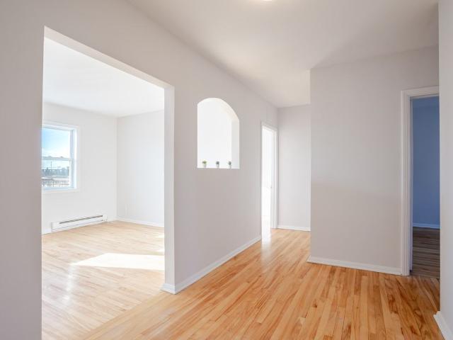 265 Riverside Studio Apartment for Rent at 265 Rue Riverside, Saint Lambert, QC J4P 1A4 Village
