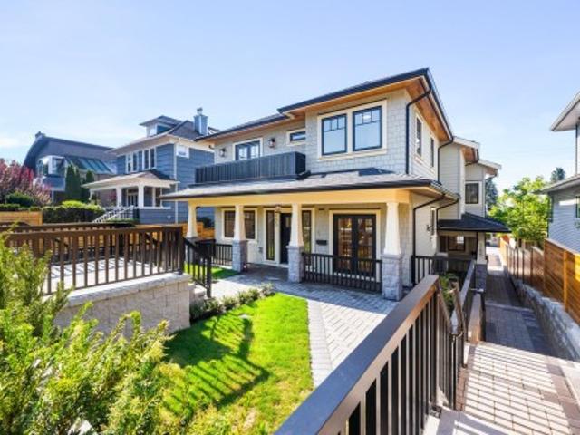 265 6Th Street W, North Vancouver, BC, V7M 1K7 house for sale | Listing ID R3143 | Royal LePage