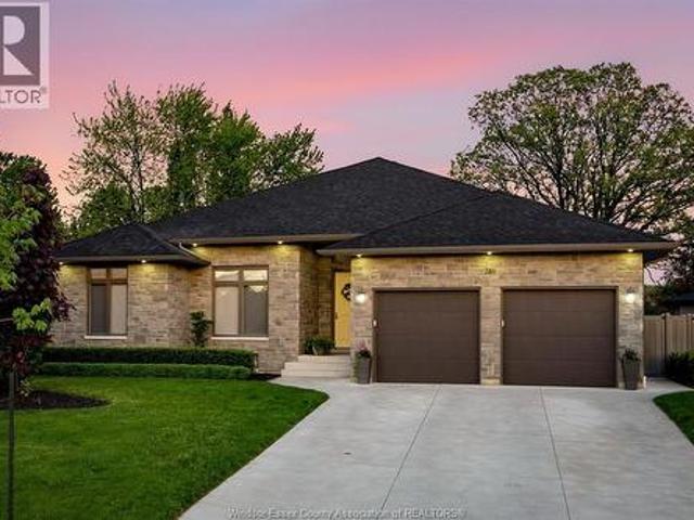 266 Xavier Circle, Lakeshore, ON, N8N 0J3 Luxury House for sale | Listing ID 26016 | Royal LePage Carriage Trade Luxury Properties