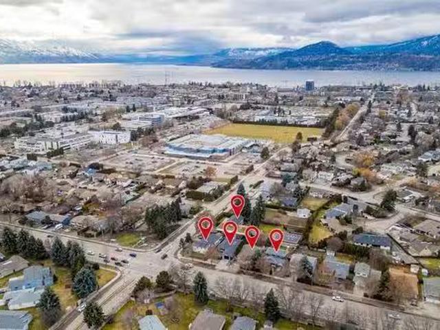 2670 Gordon Drive, Kelowna, BC, V1W 3R2 house for sale List.