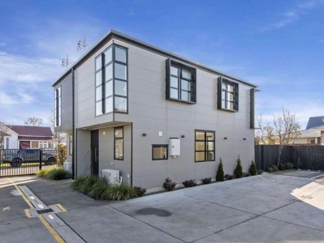 2/68 Barbour Street, Waltham, Christchurch City