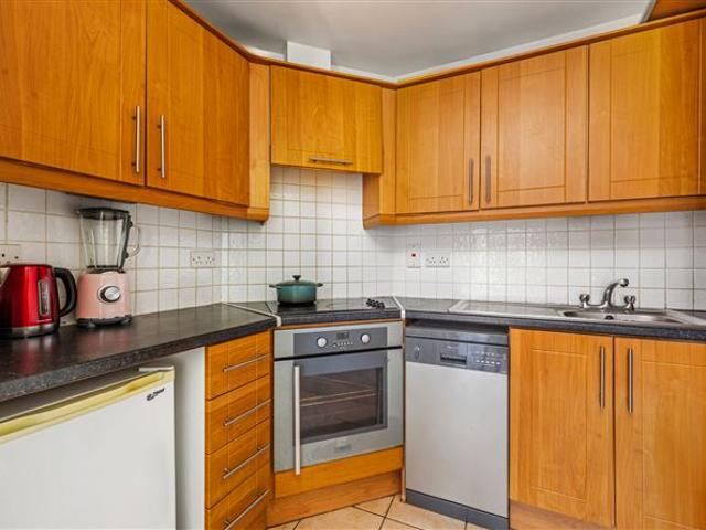 269,000 | 6 The Weir, Chapelizod, Dublin 20 Sherry FitzGerald Lucan 4994 MyHome. Ie Residential