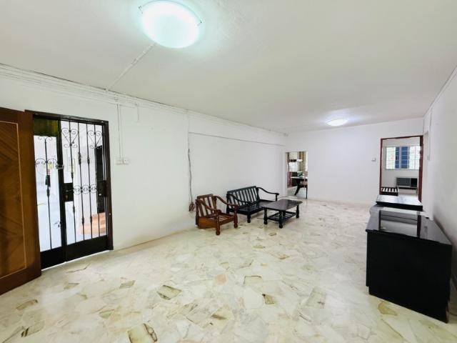269 Tampines Street 21 HDB Apartment For Sale, $680,000, 3 Bed 2 Bath 1,119 sqft $608.00 psf