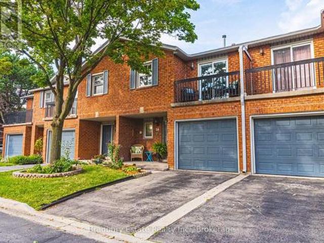 26 1205 Lambs Court, Burlington Brant, ON, L7S 2G6 townhouse for sale | Listing ID W13697 | Royal LePage
