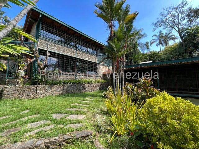 26 15270 Casa de excepcional belleza, distribución, vista, espacios y paisajismo. En Venta Guataparo Country Club