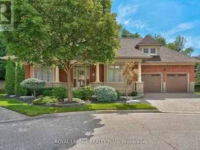 26 2175 Stavebank Road, Mississauga, ON, L5C 1T3 Luxury Co.