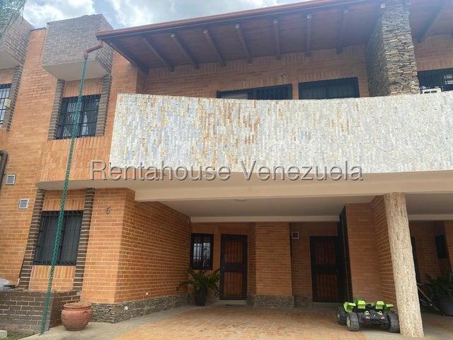 26 21982 Townhouse en Venta con Planta 100% y Pozo en El Parral