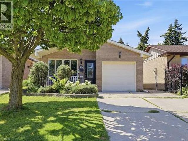26 Titmouse Court, Hamilton, ON, L9A 4Y9 house for lease | Listing ID 40850 | Royal LePage