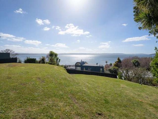 26 Tupara Crescent, Kawaha Point, Rotorua