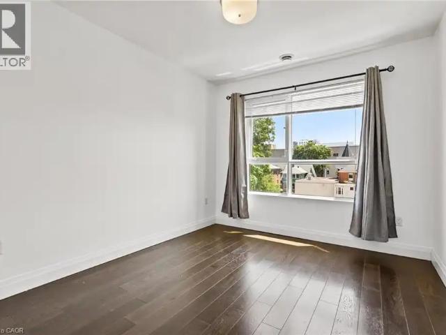 26 WELLINGTON Street Unit# 402