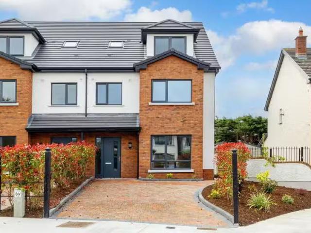 26 Ardeevin Manor, Lucan, Co. Dublin, K78N8C6 is for sale